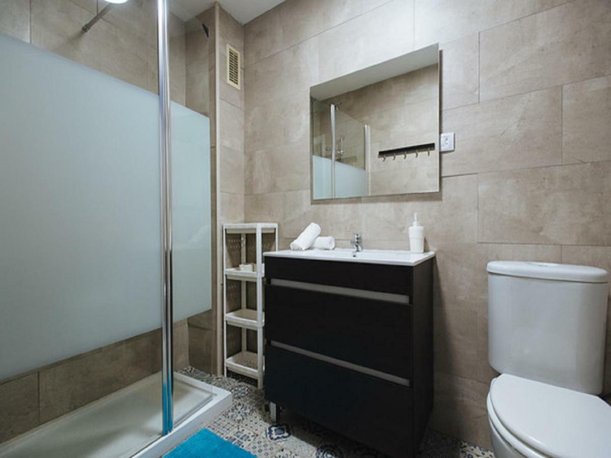 Divi Apartments Martínez Montañes Sevilla Habitación foto